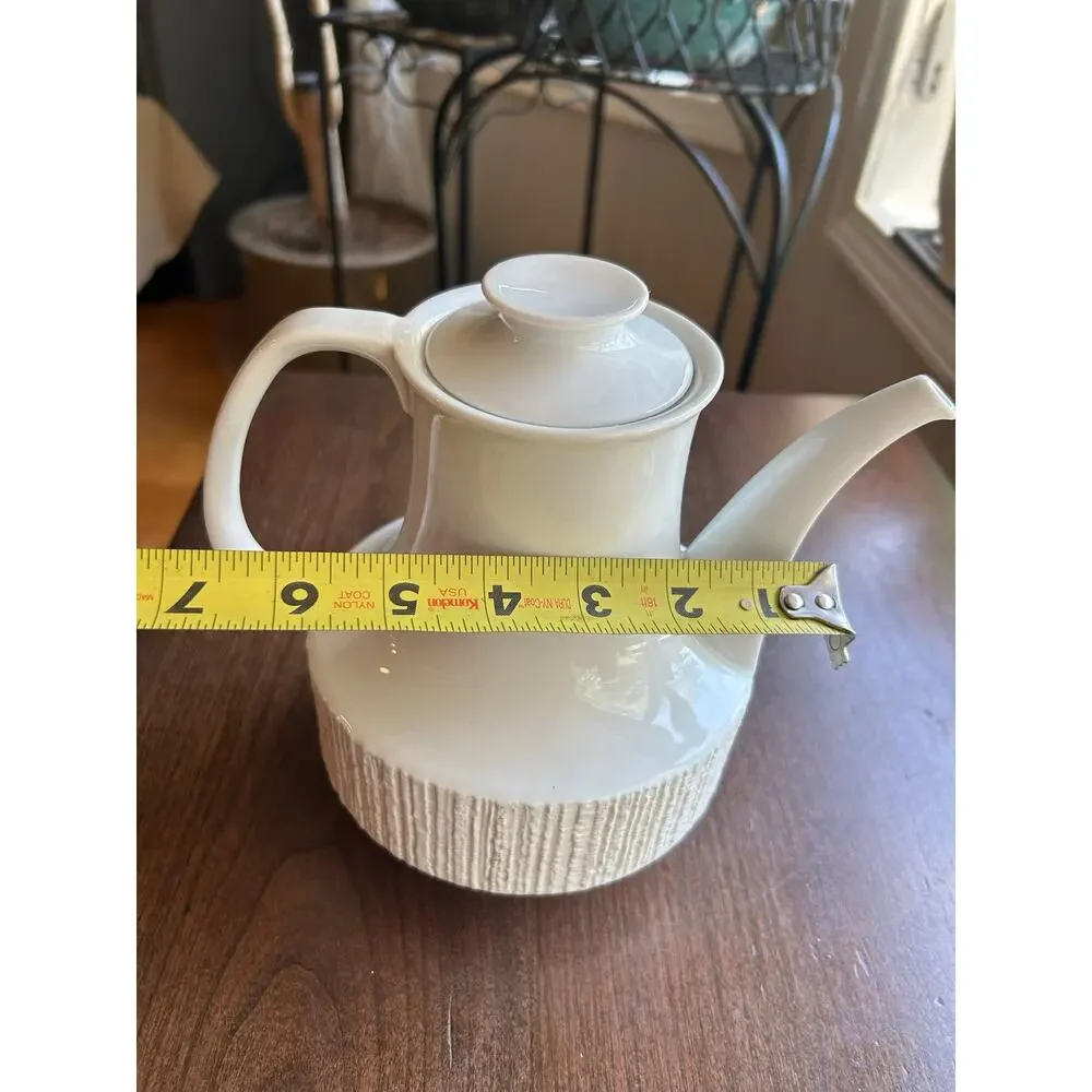 Thomas Arcta White Coffee Pot with Lid